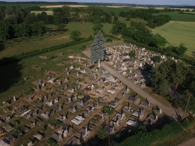 Légifotó az új temetőről